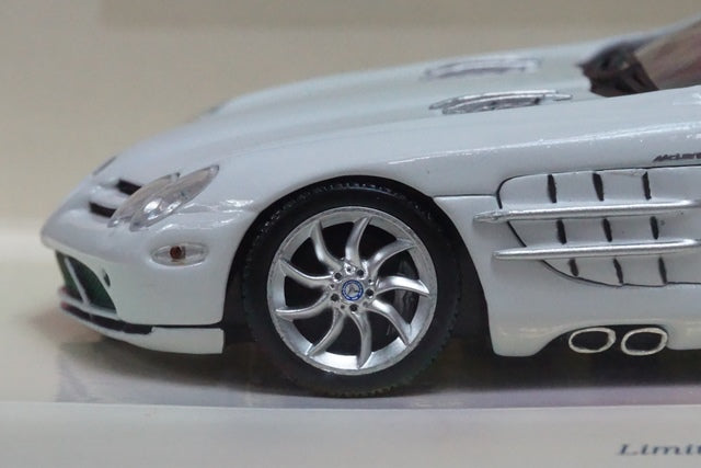 1:43 MINICHAMPS 436033020 Mercedes-Benz SLR McLaren 2004 Linea Bianco No.3