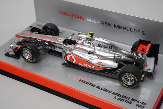 1:43 MINICHAMPS 533114304 Vodafone McLaren Mercedes MP4-26 2011 #4 Janson Button model car