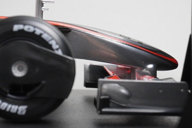 1:18 MINICHAMPS 530091801 Vodafone McLaren Mercedes MP4-24 2009 #1 L. Hamilton model car