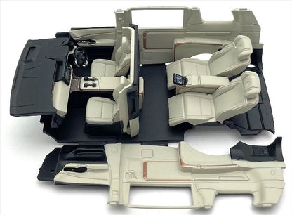 KS03924T KYOSHO 1:43 Lexus LM 500h (Sonic Titanium 4-Seater Solis White)