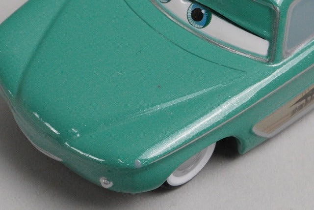 Disney Store Cars Lightning McQueen and Flo 2-Car Set model car