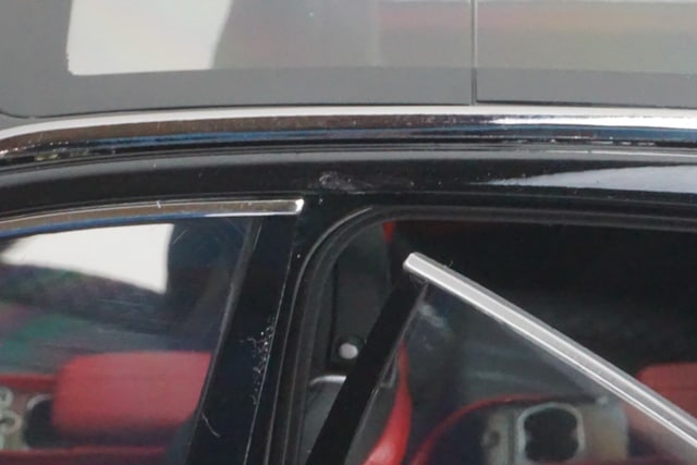 KS08376E KYOSHO 1:18 08921NX Bentley Bentayga Onyx