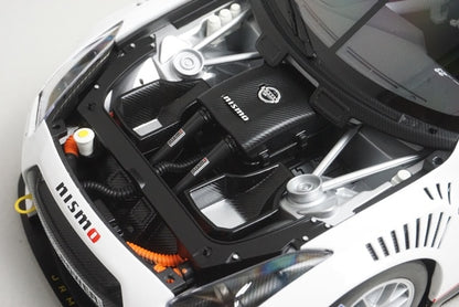 1:18 AUTOart 81078 Nissan GT-R FIA GT1 SUMO POWER GT World Championship 2010 #23 M.Krumm / P.Dumbreck