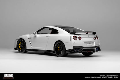 [ Pre-order ] M83518 MOTORHELIX 1:18 Nissan GT-R (R35) Track Edition Engineered By NISMO T-Spec 2022 Brilliant White Pearl