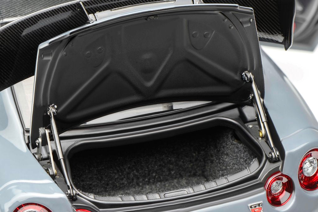 [ Pre-order ] M83530 Motor Helix 1:18 Scale Nissan GT-R NISMO (R35) Special Edition 2022 NISMO Stealth Gray