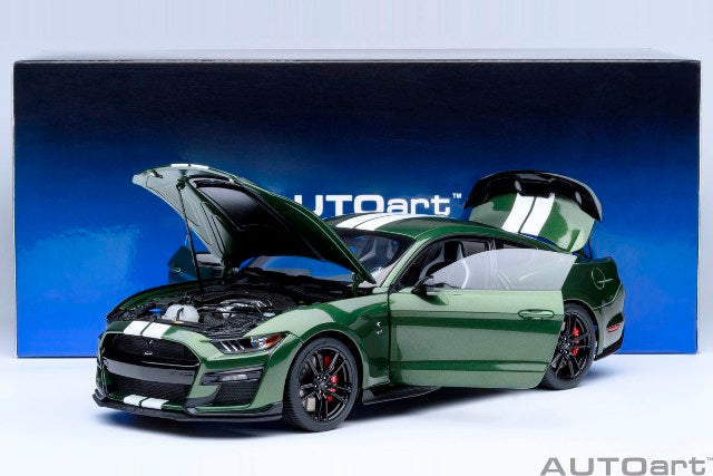 [ Pre-order ] 73097 AUTOart 1:18 Ford Mustang Shelby GT500 (Green with White Stripes)