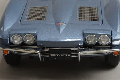 1:18 AUTOart 71192 Chevrolet Corvette Convertible 1963 Silver Blue