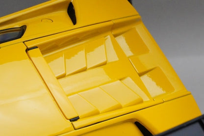 1:18 AUTOart 74526 Lamborghini Diablo 6.0 Yellow model car