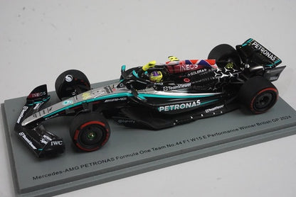 1:43 Spark S9533 Mercedes-AMG Petronas F1 Team W15E Performance British Grand Prix Winner 2024 #44 L. Hamilton