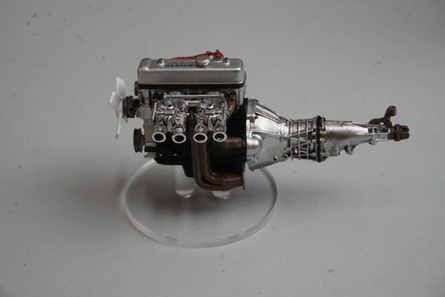 1:18 ignition model IG2708 Nissan Datsun Fairlady 2000 (SR311) White with U20 engine