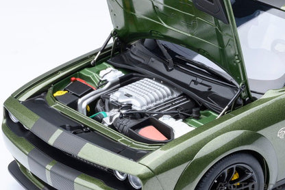 [ Pre-order ] 71761 AUTOart 1:18 Dodge Challenger SRT Jailbreak 2022 (Metallic Green with Carbon Black Stripes <F8 GREEN>)
