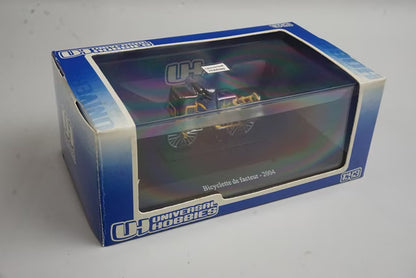 1:32 Universal Hobbies E5622 Postman's Bicycle 2004