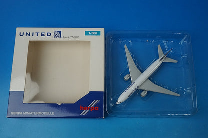 1:500 B777-200ER UNITED N27015 526159 Herpa airplane model