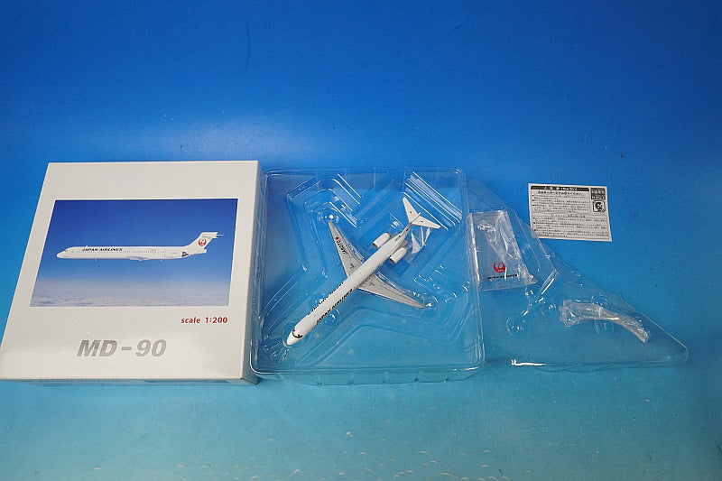 1:200 MD-90 JAL New Tsurumaru Paint JA8070 BJE3033 JALUX airplane model