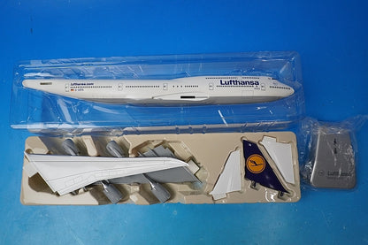 1:200 B747-8i Lufthansa D-ABYA LH07 LIMOX airplane model