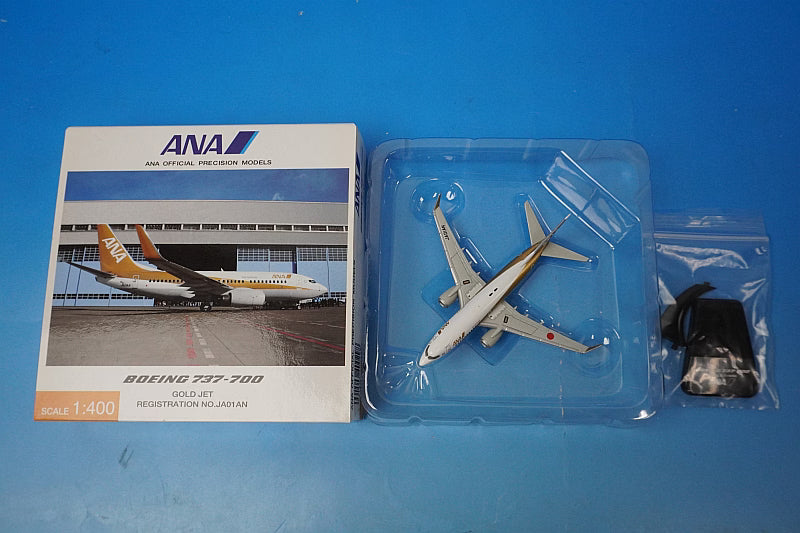 1:400 B737-700 ANA Gold Jet JA01AN NH40029 ANA