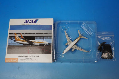 1:400 B737-700 ANA Gold Jet JA01AN NH40029 ANA