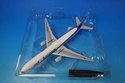 1:200 B777-300 ANA Gundam Jet JA755A NH20035 ANA airplane model