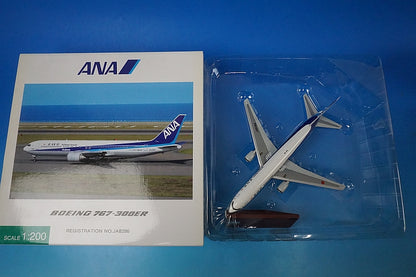 1:200 B767-300ER ANA Kanji Logo JA8286 NH20030 ANA