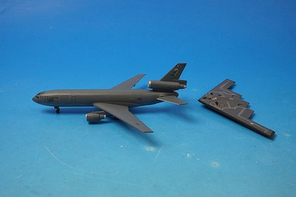 1:400 KC-10 Extender & B-2 Spirit 55601 Dragon airplane model