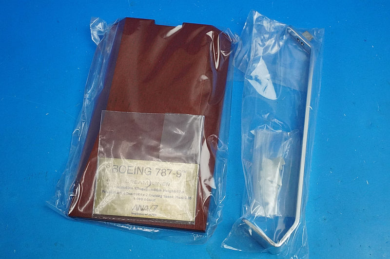 1:200 B787-9 ANA WiFi Radome Gear JA936A NH20189 ANA airplane model