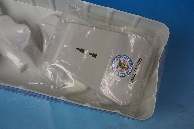 1:200 B747-400 JASDF Japanese Government Aircraft 2513 Hogan airplane model