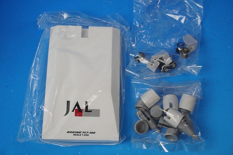 1:200 B747-300 JAL Rizzocha Orange JA8186 27002 JTA airplane model