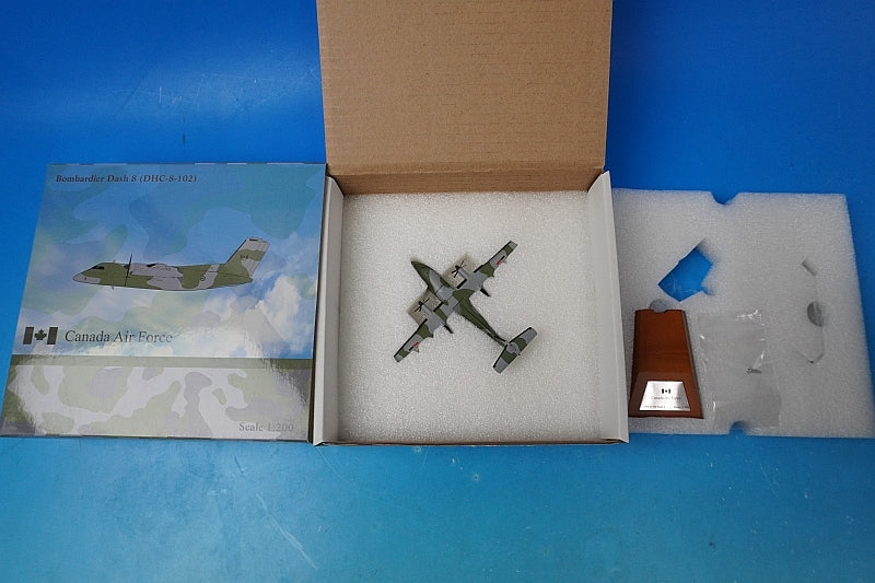 1:200 Dash 8-100 Royal Canadian Air Force XX2583 JC Wings airplane model