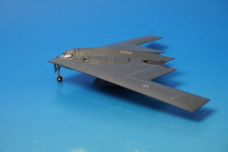 1:200 B-2A Spirit USN Air Force #82-1066 Spirit of America Whiteman Field 558648 Herpa airplane model