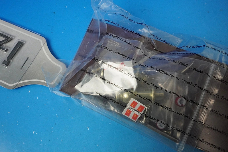 1:700 Chinese People's Liberation Army Navy Aircraft Carrier Liaoning FOV-861010A Waltersons