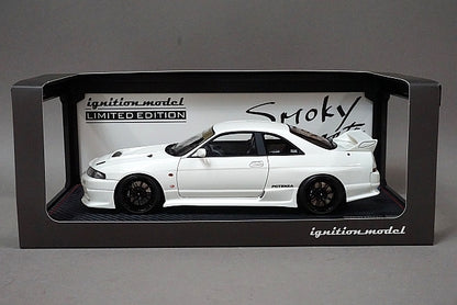 1:18 ignition model IG1924 TOP SECRET GT-R (BCNR33) White w/Figure