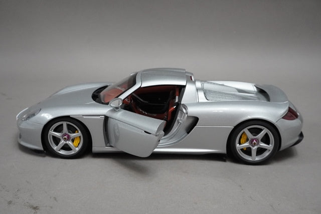 1:18 AUTOart 78041 Porsche Carrera GT Silver