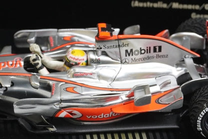 1:43 MINICHAMPS 530084332 Vodafone McLaren Mercedes MP4-23 2008 World Champion #22 L.Hamilton model car