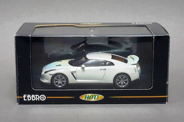 1:43 EBBRO 44037 Nissan GT-R 2007 White Pearl