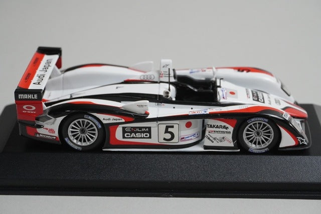 1:43 MINICHAMPS 400041305 Audi R8 24H LM 2004 #5 model car