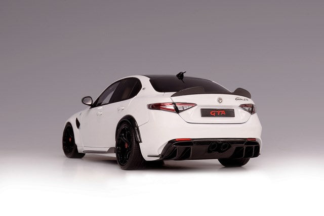 M89003 MOTORHELIX 1:18 Alfa Romeo Giulia GTA Bianco Trofed White model car