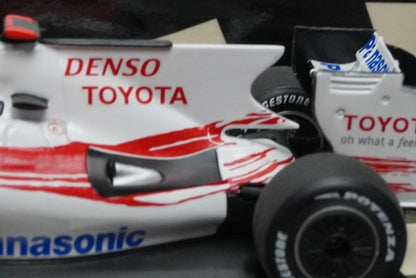 1:43 MINICHAMPS 400090009 Panasonic Toyota Racing Australia GP 2009 #9 model car