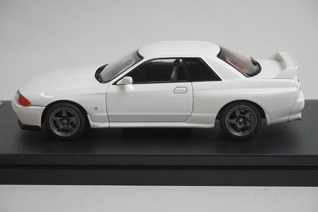 1:43 HPI 8158 Nissan Skyline GT-R (R32) Crystal White model car