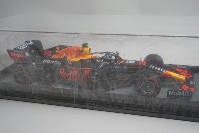 1:18 SPARK 18S609 Red Bull Racing Honda RB16B Abu Dhabi GP 2021 Winner #33 model car
