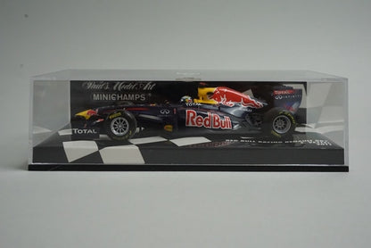 1:43 MINICHAMPS 410110001 Red Bull Racing Renault RB7 2011 #1 S.Vettel model car