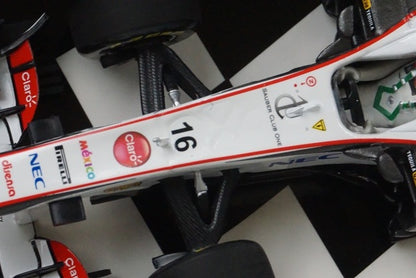 1:43 MINICHAMPS 410110016 Sauber C30 Ferrari 2011 #16 Kamui Kobayashi