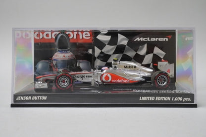 1:43 MINICHAMPS 533114314 Vodafone McLaren Mercedes MP4-26 Canada 2011 #4 model car