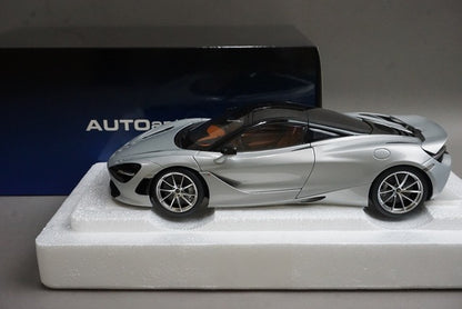 1:18 AUTOart 76071 McLaren 720s Metallic White model car