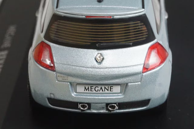 1:43 Universal Hobbies E2051 Renault Sport Megane Metallic Silver