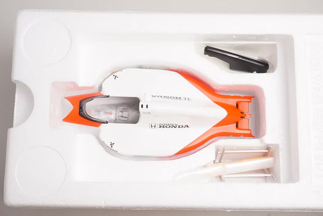 1:18 AUTOart 89150 McLaren Honda MP4/6 F1 Japanese GP 1991 #1 A. Senna