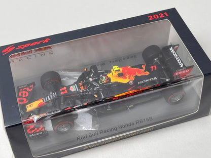1:43 Spark S7667 Honda Red Bull Racing Honda RB16B 2021 Azerbaijan GP Winner (with Pit Board) S. Perez #11