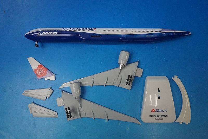 1:200 Boeing 777-300ER China Boeing House Color B-18007 Blister & Outer Box Missing 10529 Hogan
