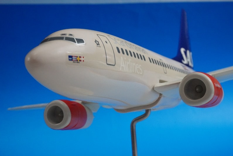 1:100 B737-600 SAS Scandinavia SE-DNM FRATELLI CESANA airplane model