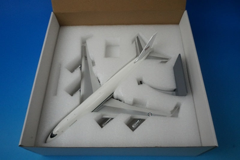 1:200 B747-200F Cargo Imperial Iranian Air Force 1977 #5-8116 IF741IIAF01P INFLIGHT airplane model