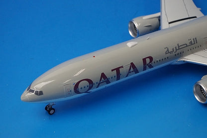 1:200 B777-300ER Qatar A7-BEN IF773QT0422 InFlight airplane model
